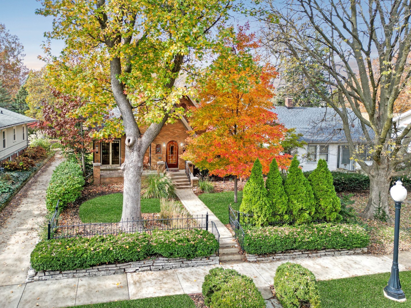 9 Harwood Place, Bloomington, IL 61701