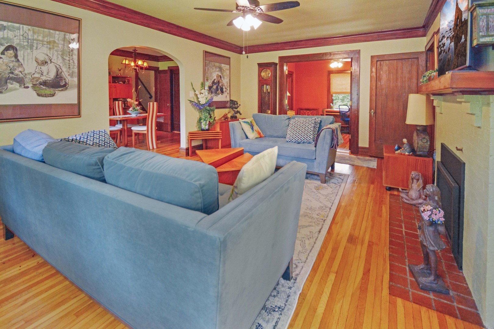 9 Harwood Place, Bloomington, IL 61701