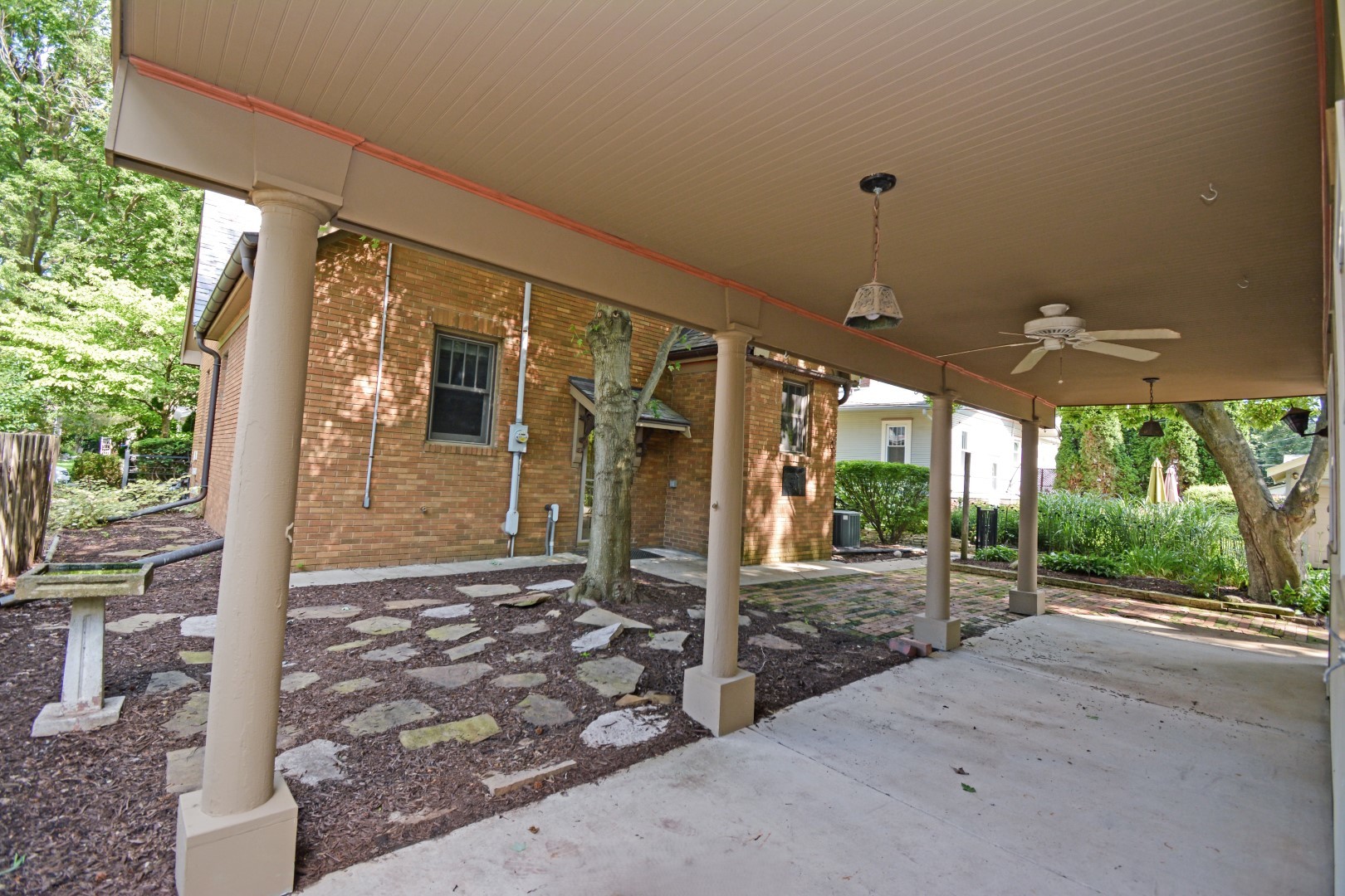 9 Harwood Place, Bloomington, IL 61701