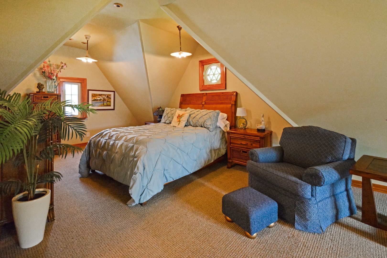 9 Harwood Place, Bloomington, IL 61701