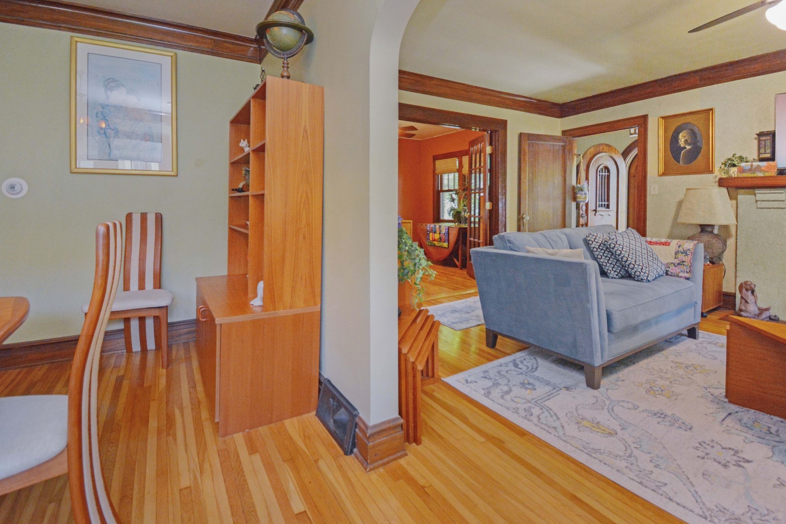 9 Harwood Place, Bloomington, IL 61701