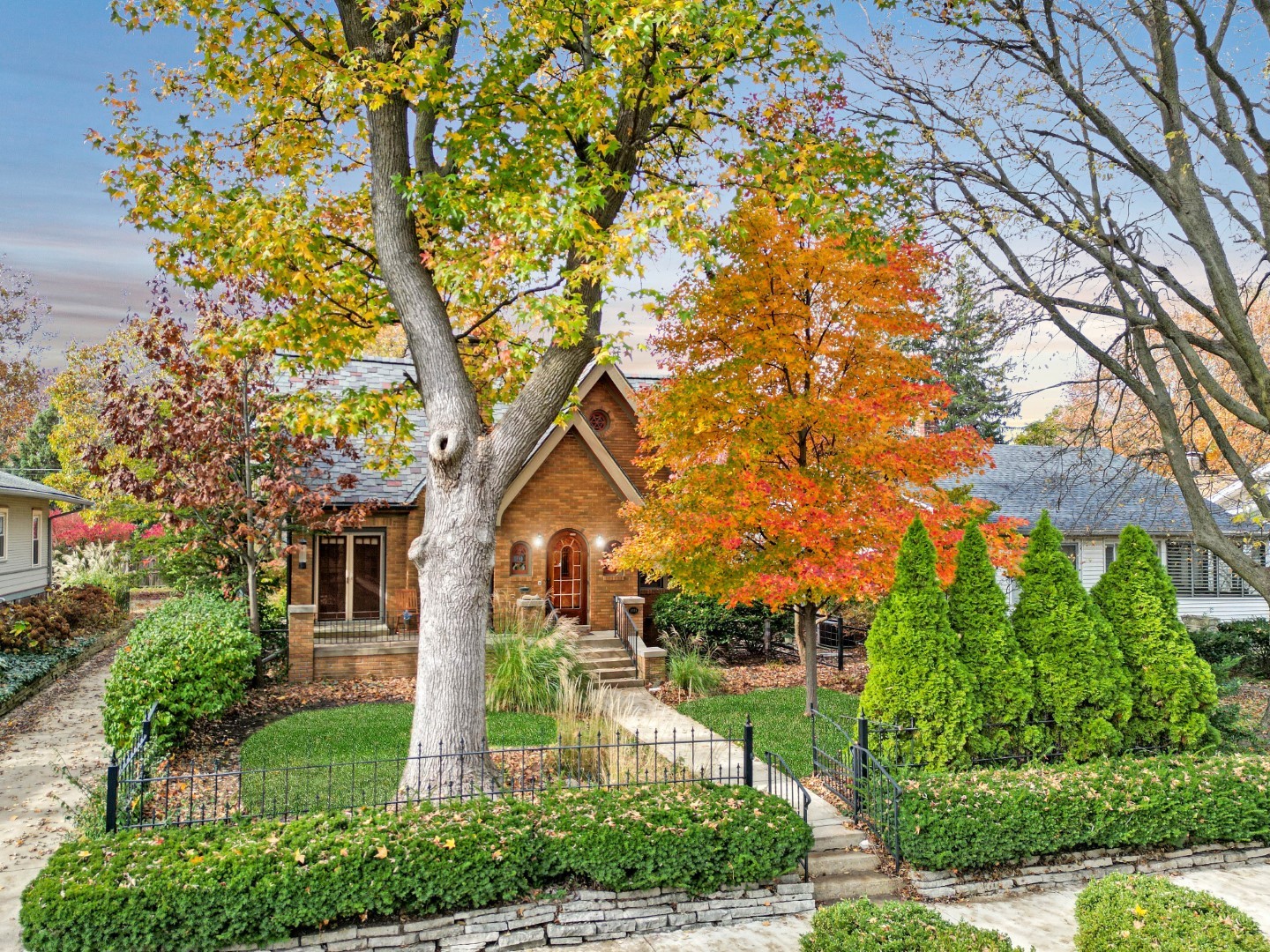 9 Harwood Place, Bloomington, IL 61701