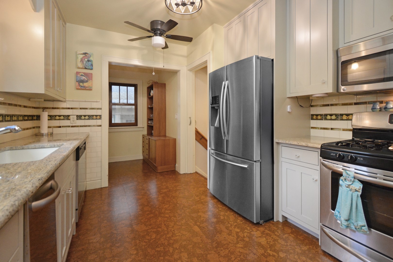 9 Harwood Place, Bloomington, IL 61701