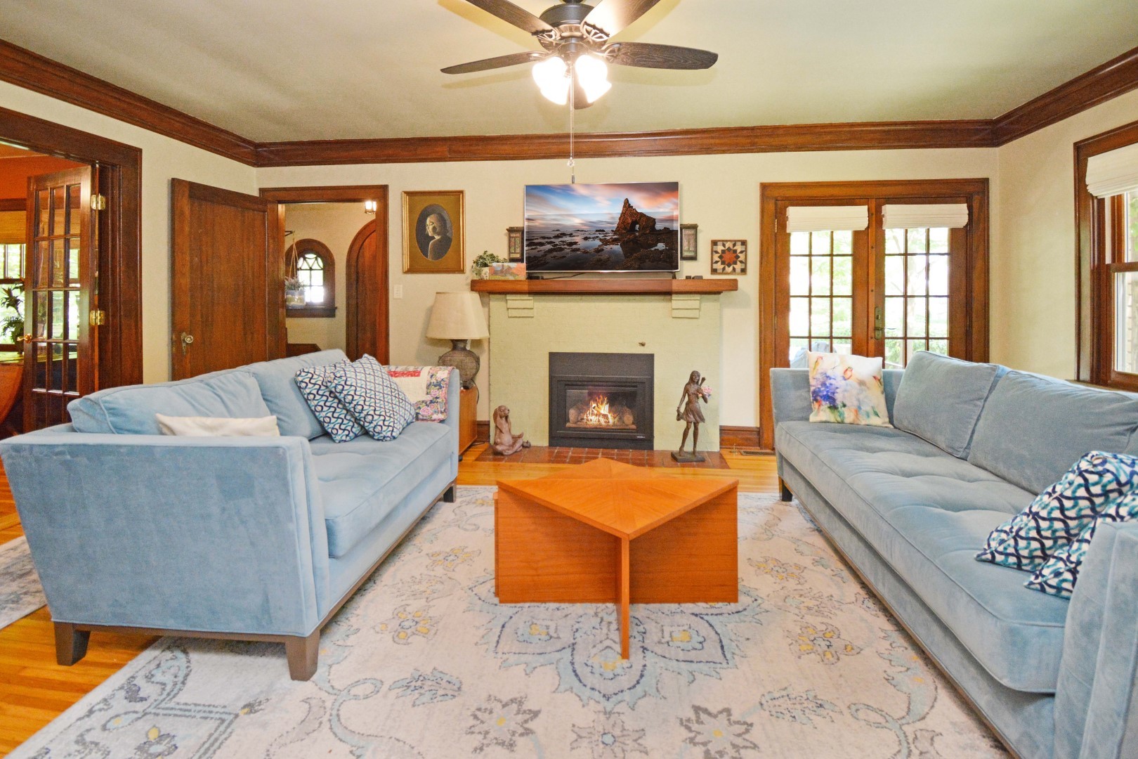 9 Harwood Place, Bloomington, IL 61701