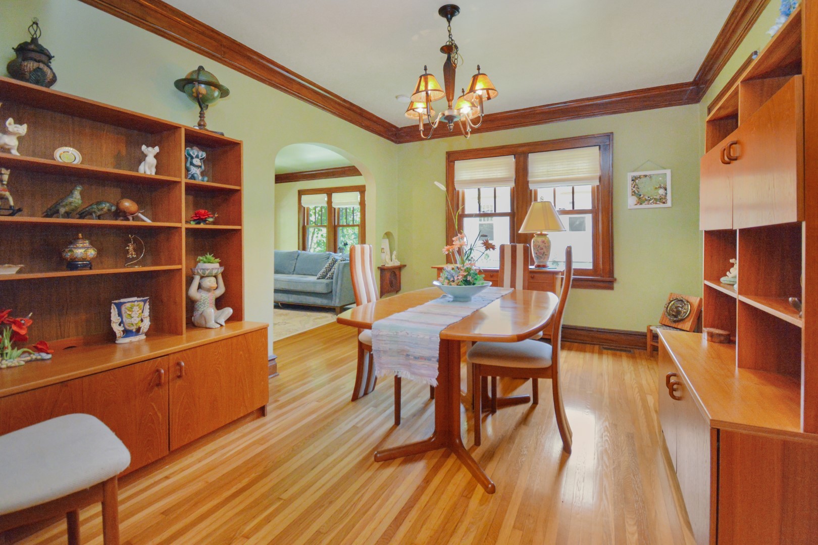 9 Harwood Place, Bloomington, IL 61701