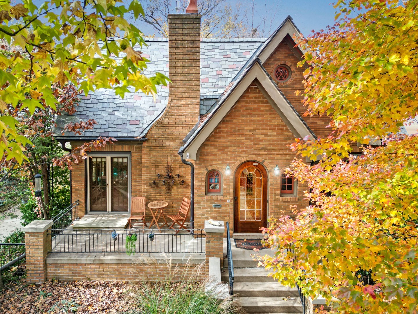 9 Harwood Place, Bloomington, IL 61701