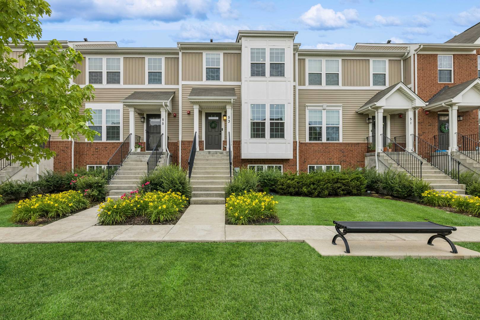 53 Nicholas Drive, Des Plaines, IL 60016