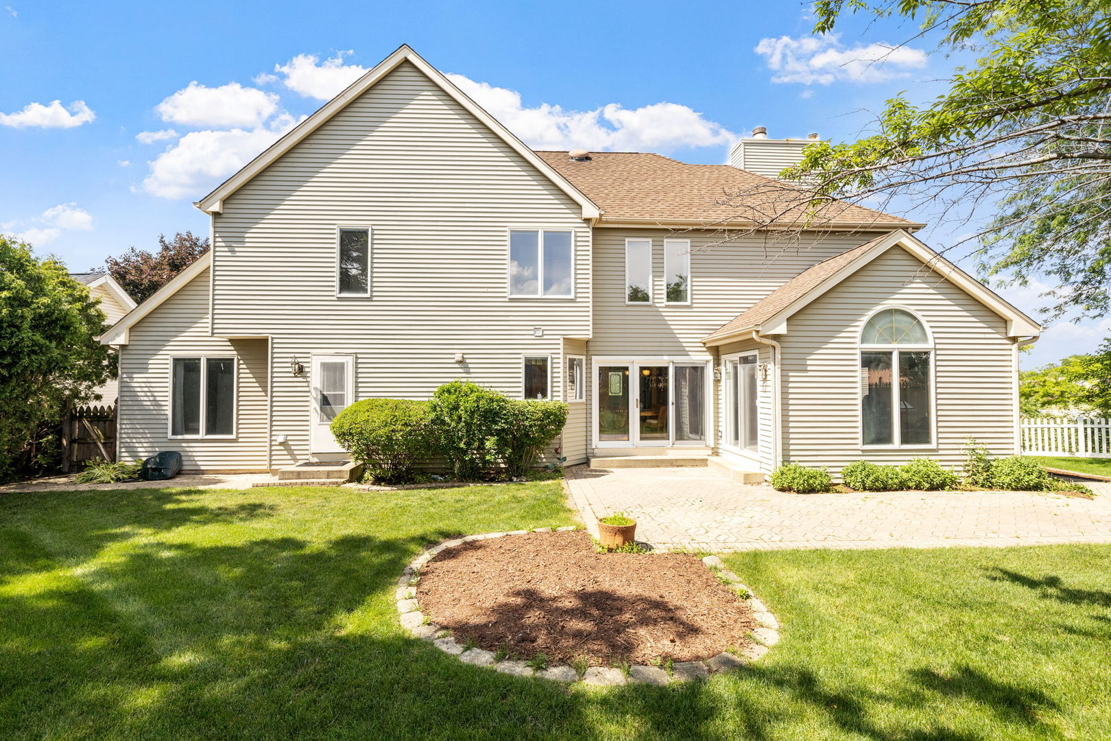 1304 Sheffield Court, Carol Stream, IL 60188