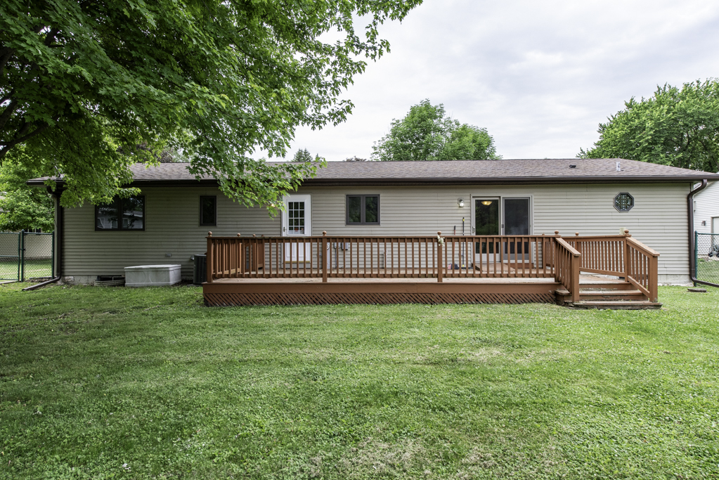 814 E Oak Street, Silver Lake, WI 53170
