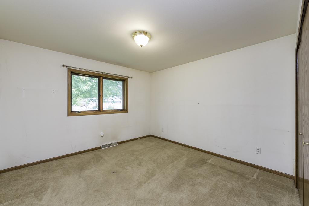 814 E Oak Street, Silver Lake, WI 53170