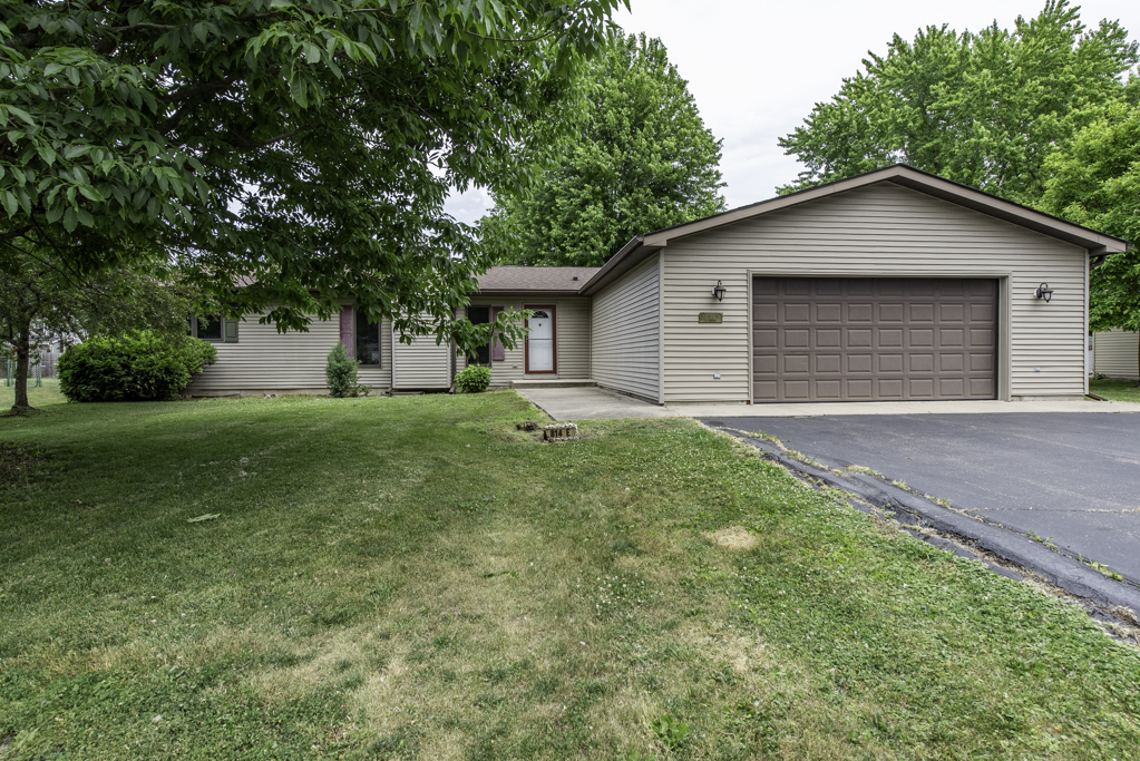 814 E Oak Street, Silver Lake, WI 53170
