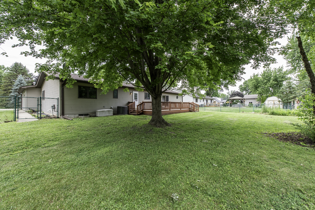 814 E Oak Street, Silver Lake, WI 53170