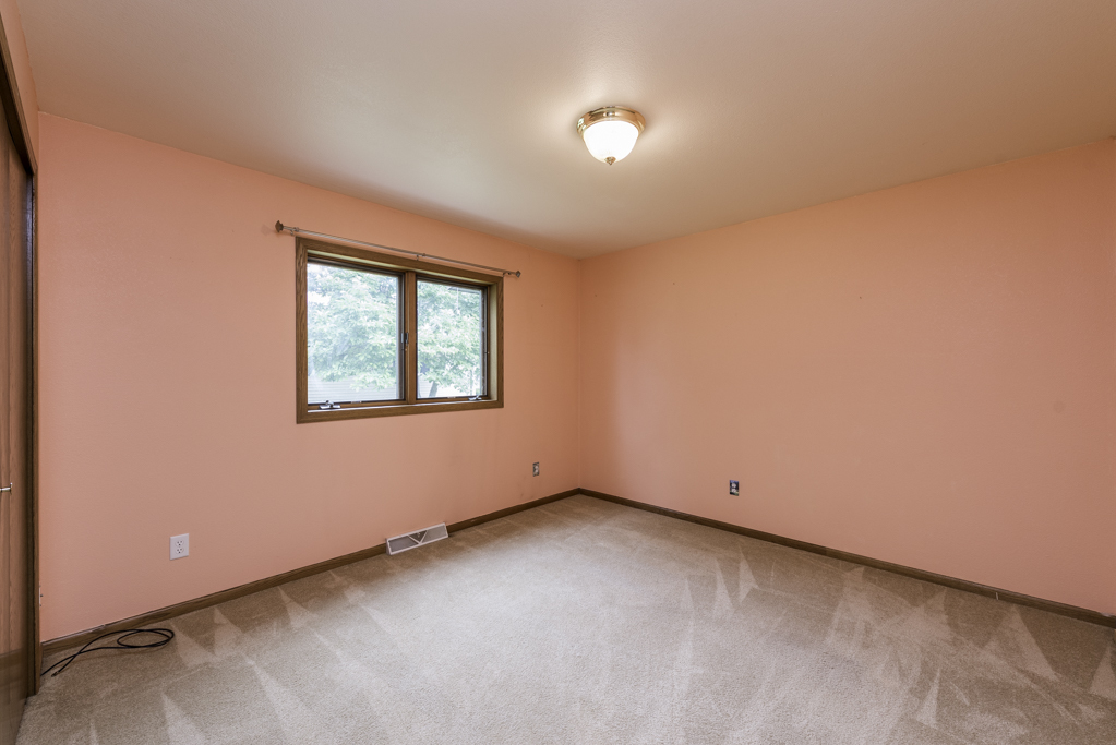 814 E Oak Street, Silver Lake, WI 53170