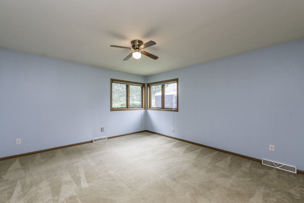 814 E Oak Street, Silver Lake, WI 53170