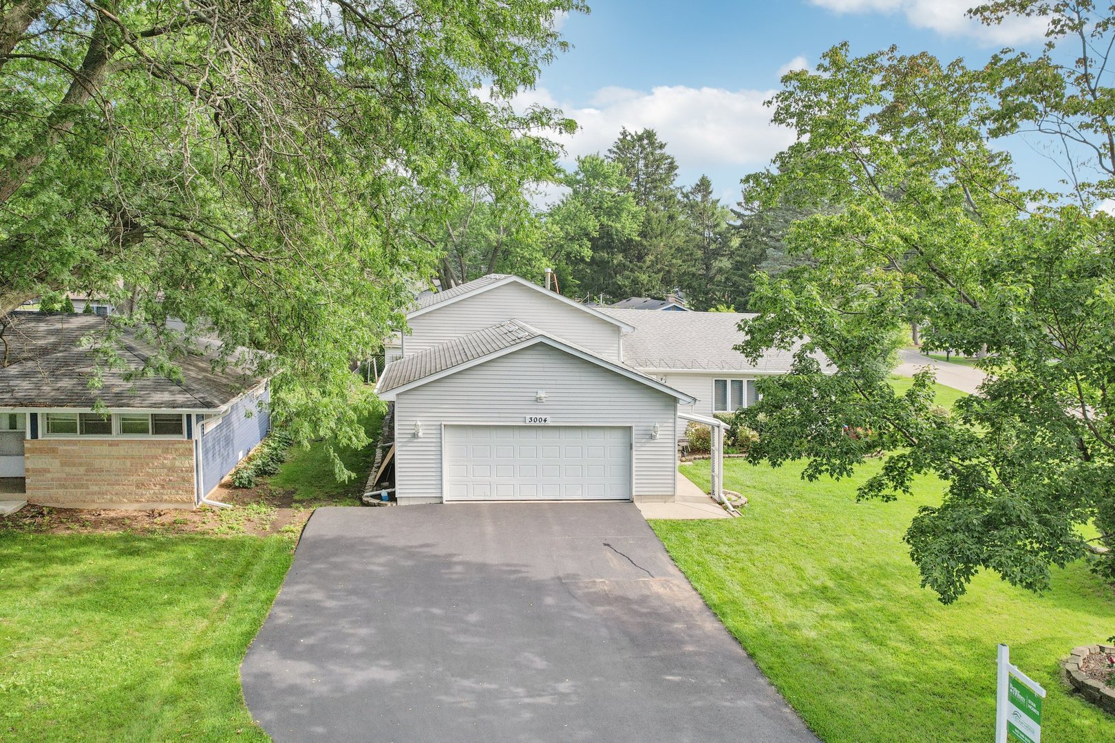 3004 Still Hill Drive, McHenry, IL 60050