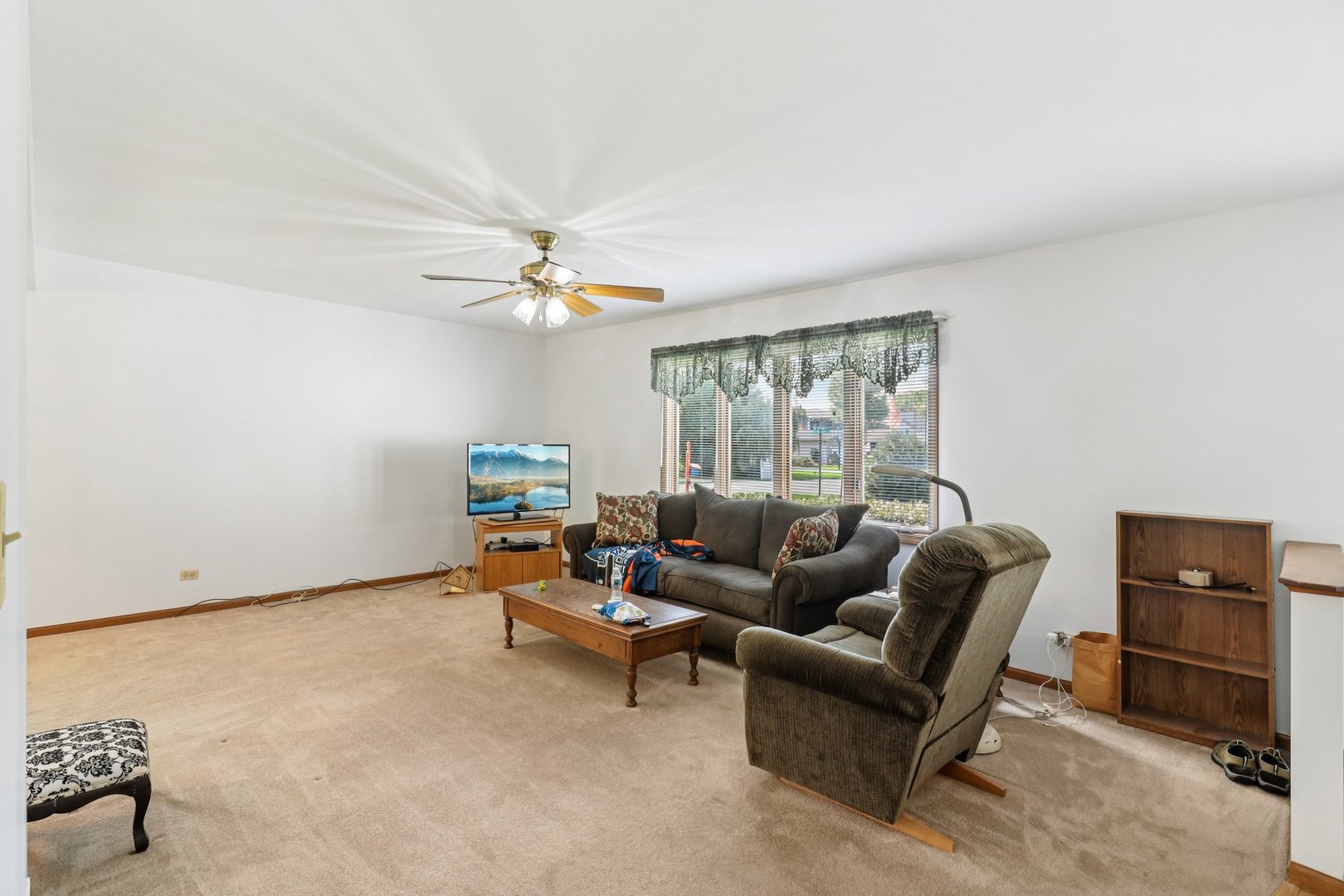3004 Still Hill Drive, McHenry, IL 60050