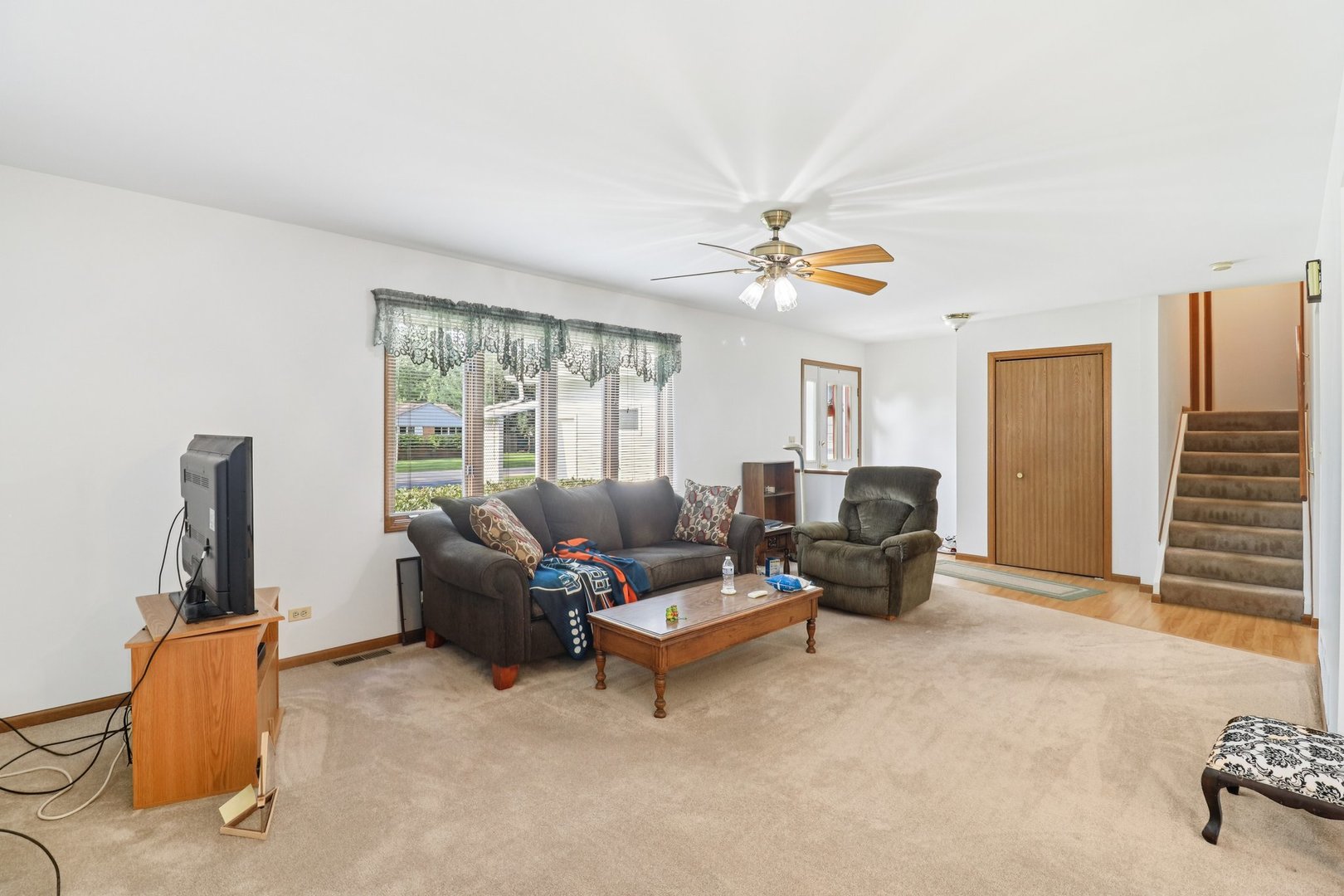 3004 Still Hill Drive, McHenry, IL 60050