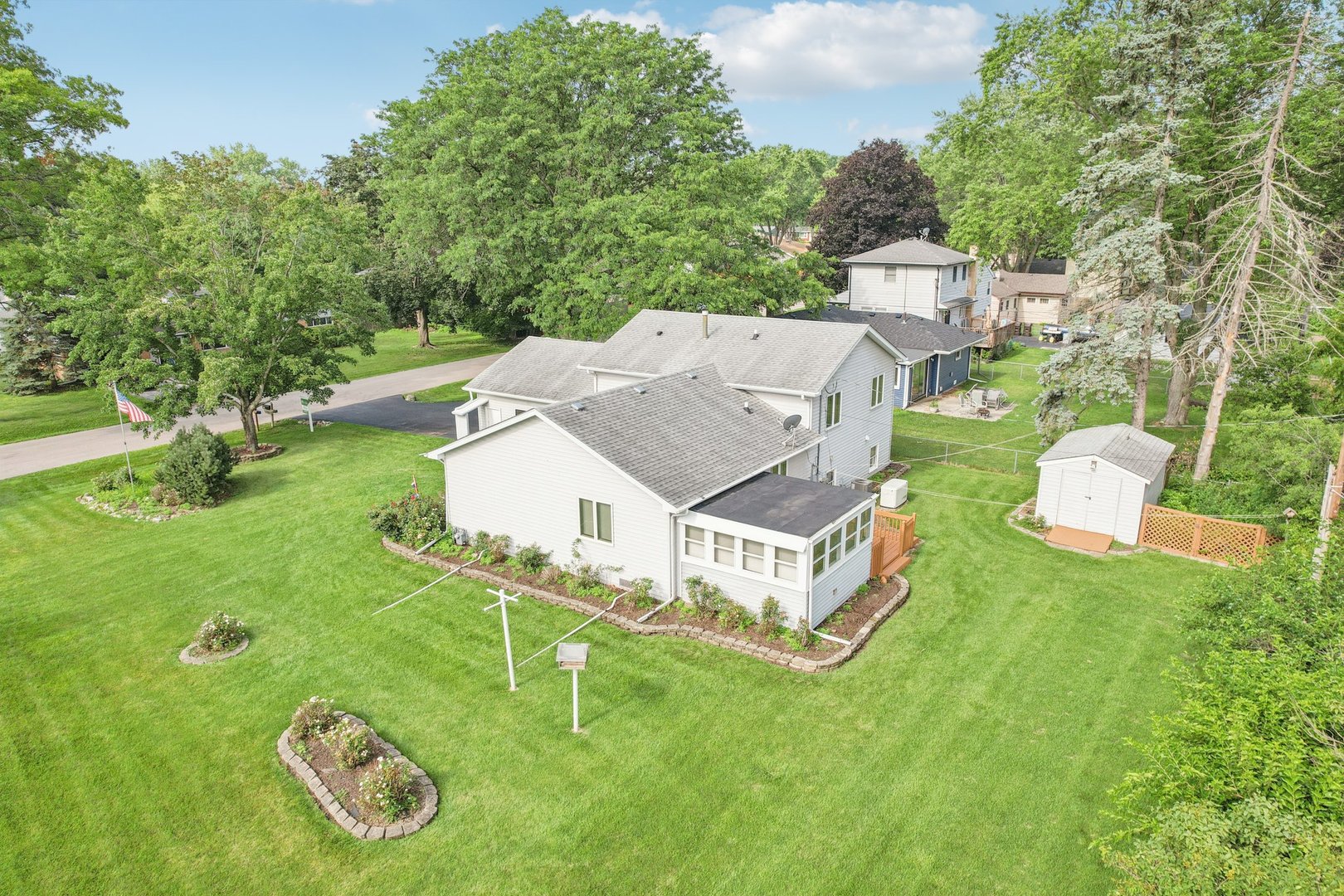 3004 Still Hill Drive, McHenry, IL 60050