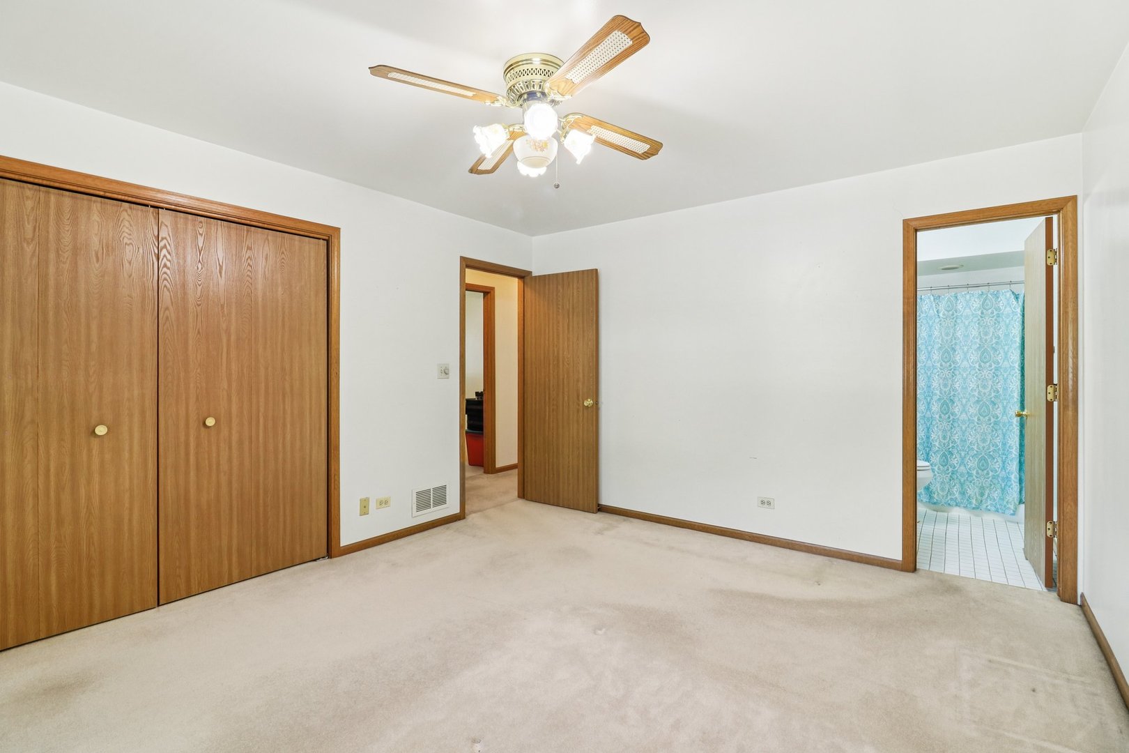 3004 Still Hill Drive, McHenry, IL 60050