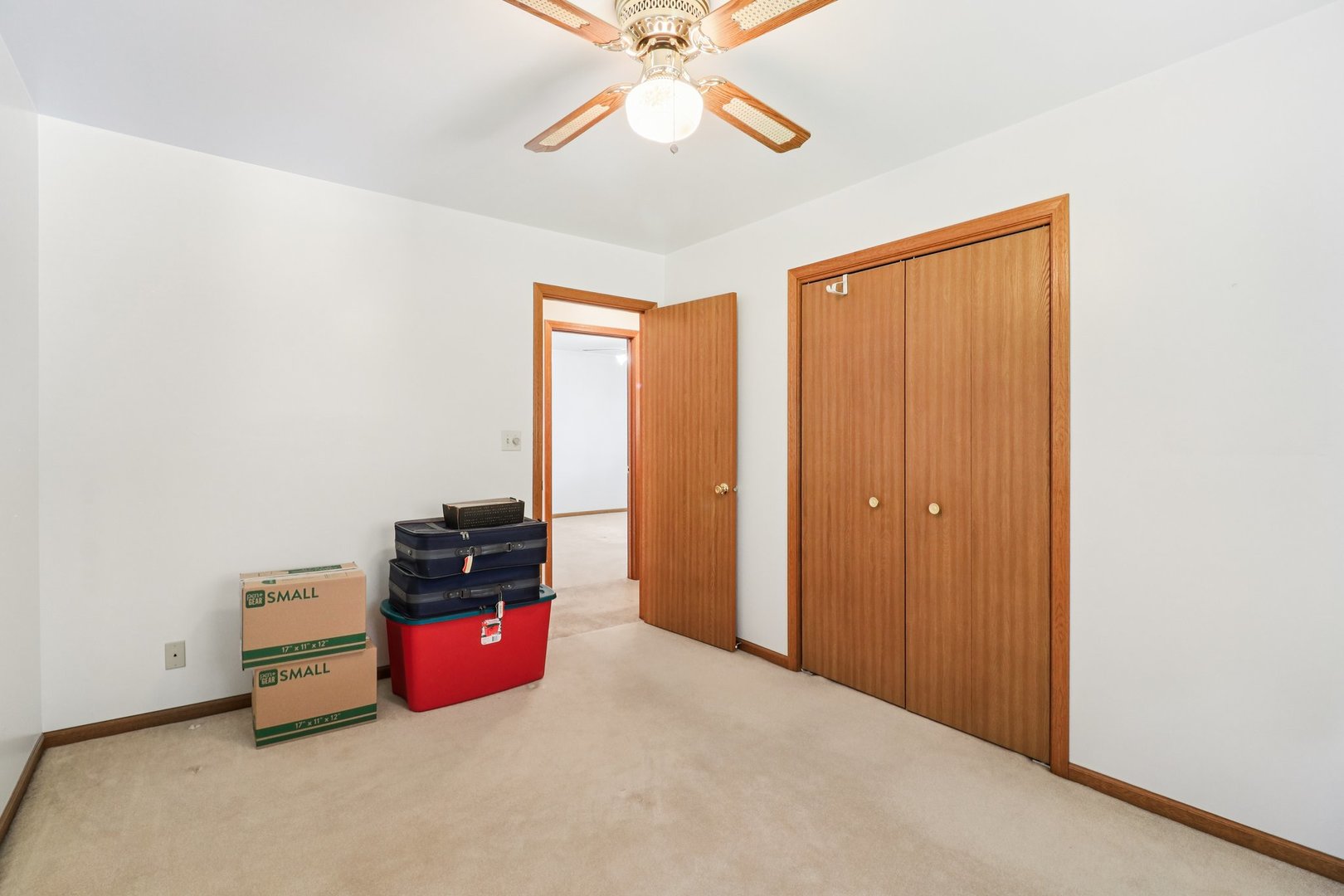 3004 Still Hill Drive, McHenry, IL 60050