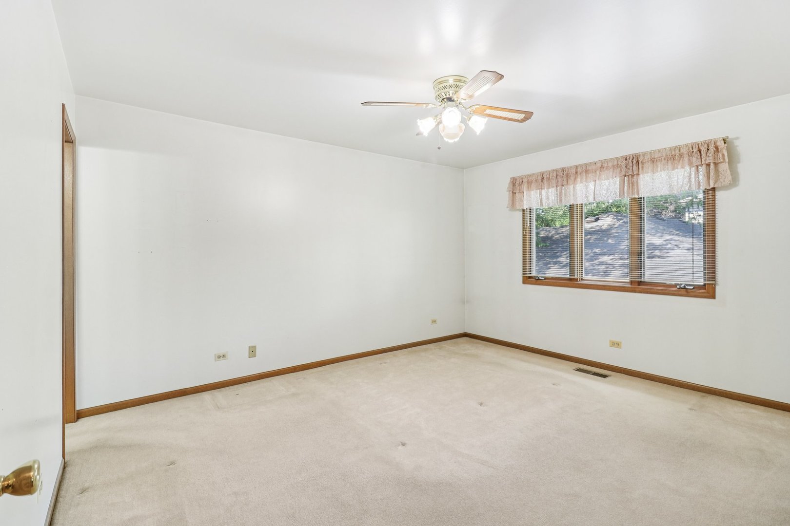 3004 Still Hill Drive, McHenry, IL 60050