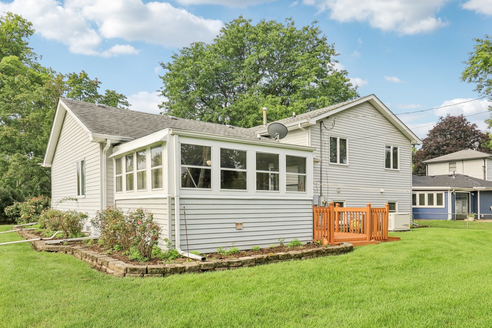 3004 Still Hill Drive, McHenry, IL 60050