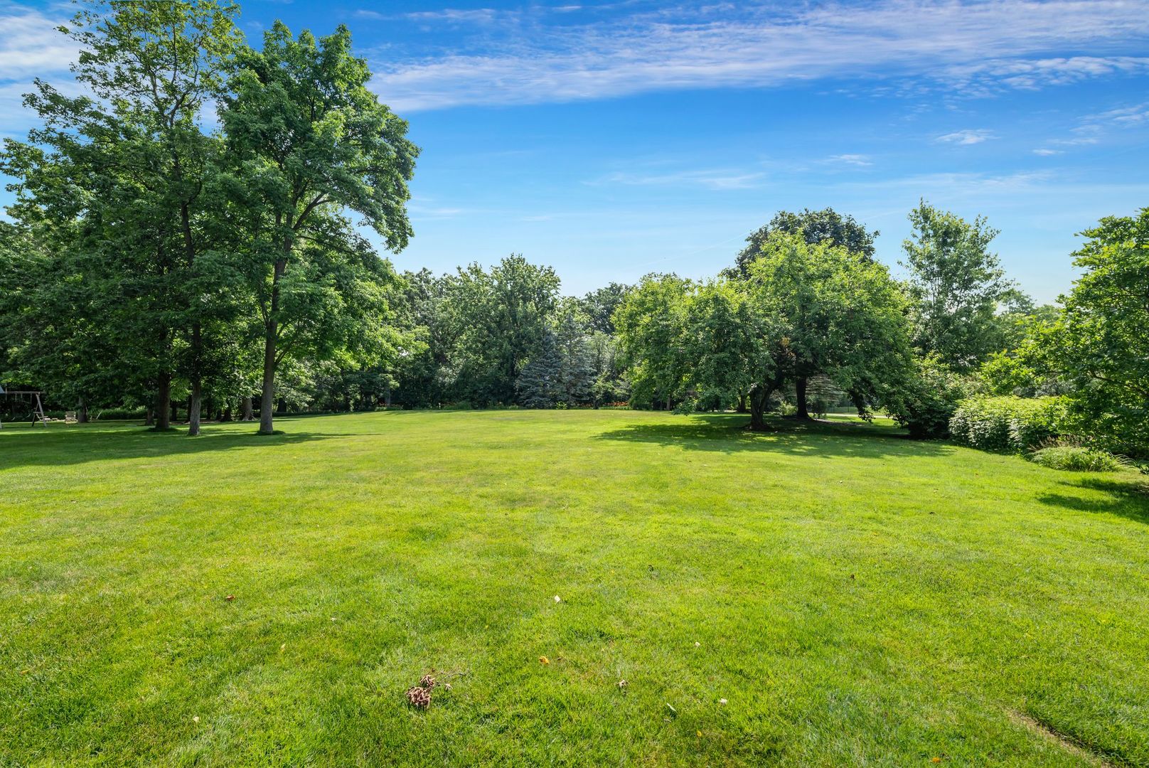 1696 N Waukegan Road, Lake Forest, IL 60045
