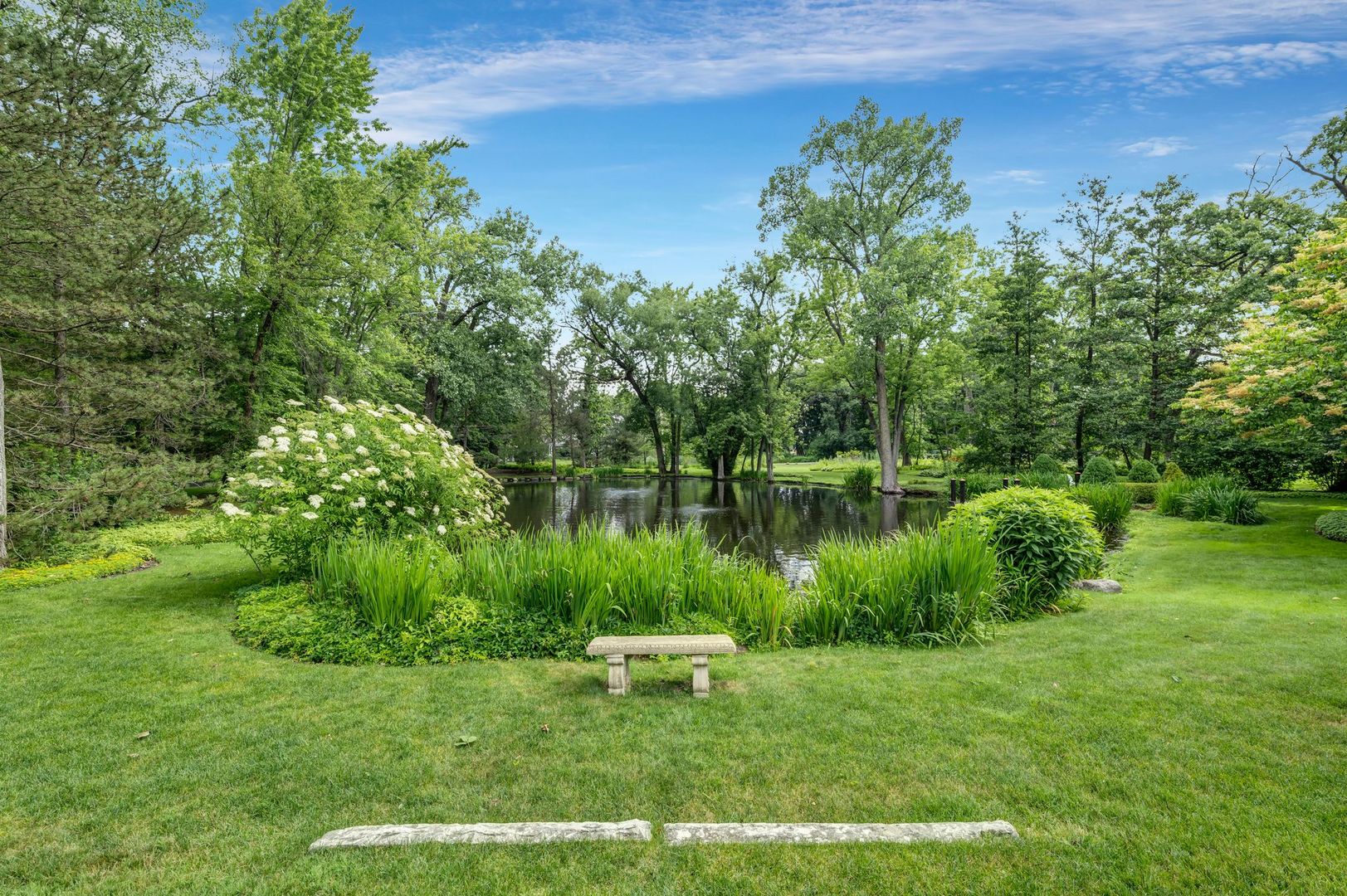 1696 N Waukegan Road, Lake Forest, IL 60045