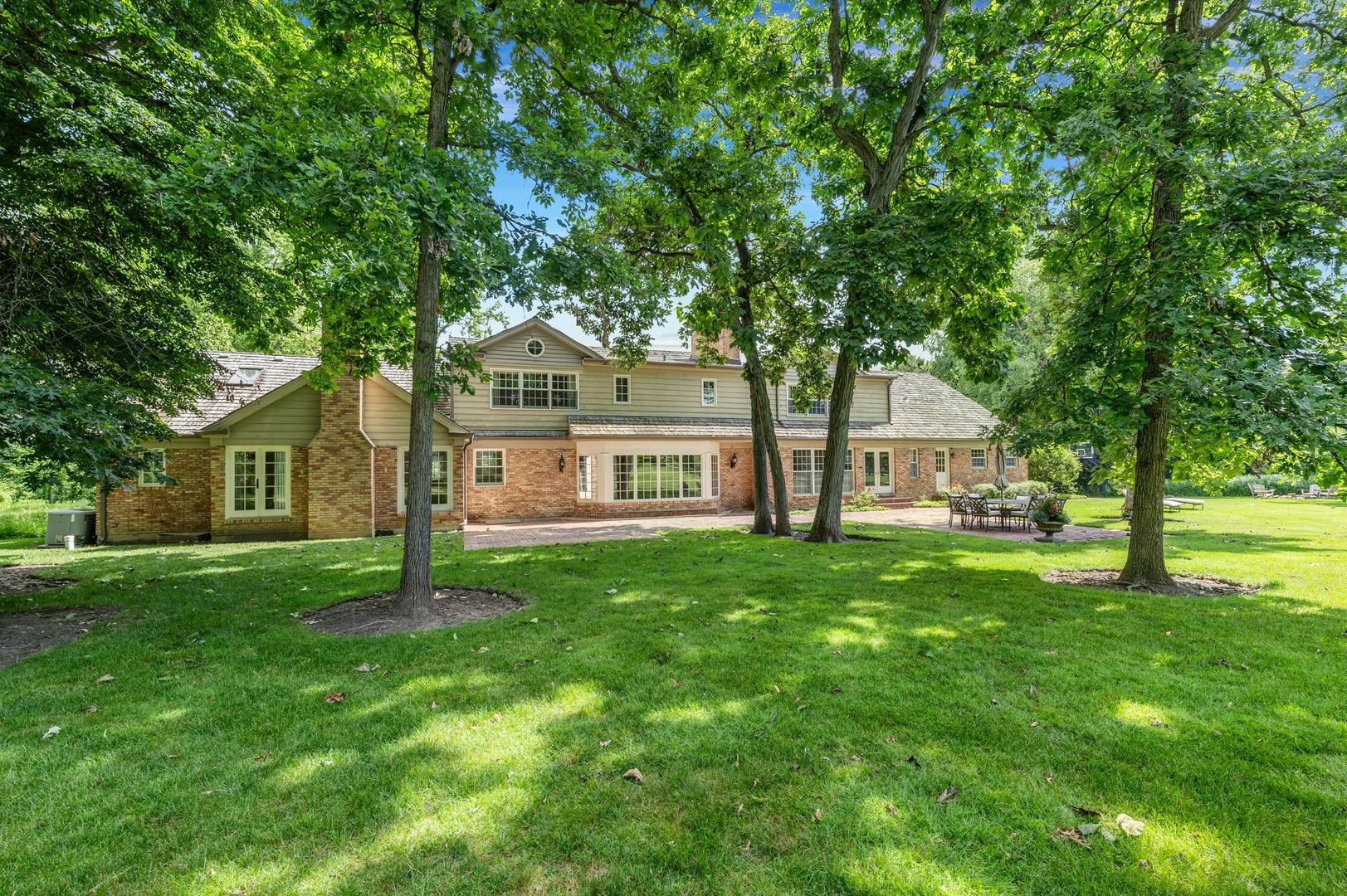 1696 N Waukegan Road, Lake Forest, IL 60045