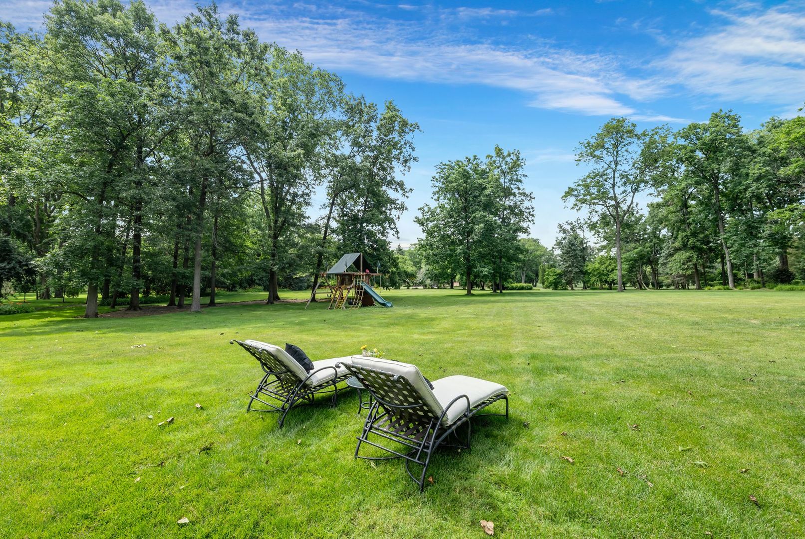 1696 N Waukegan Road, Lake Forest, IL 60045