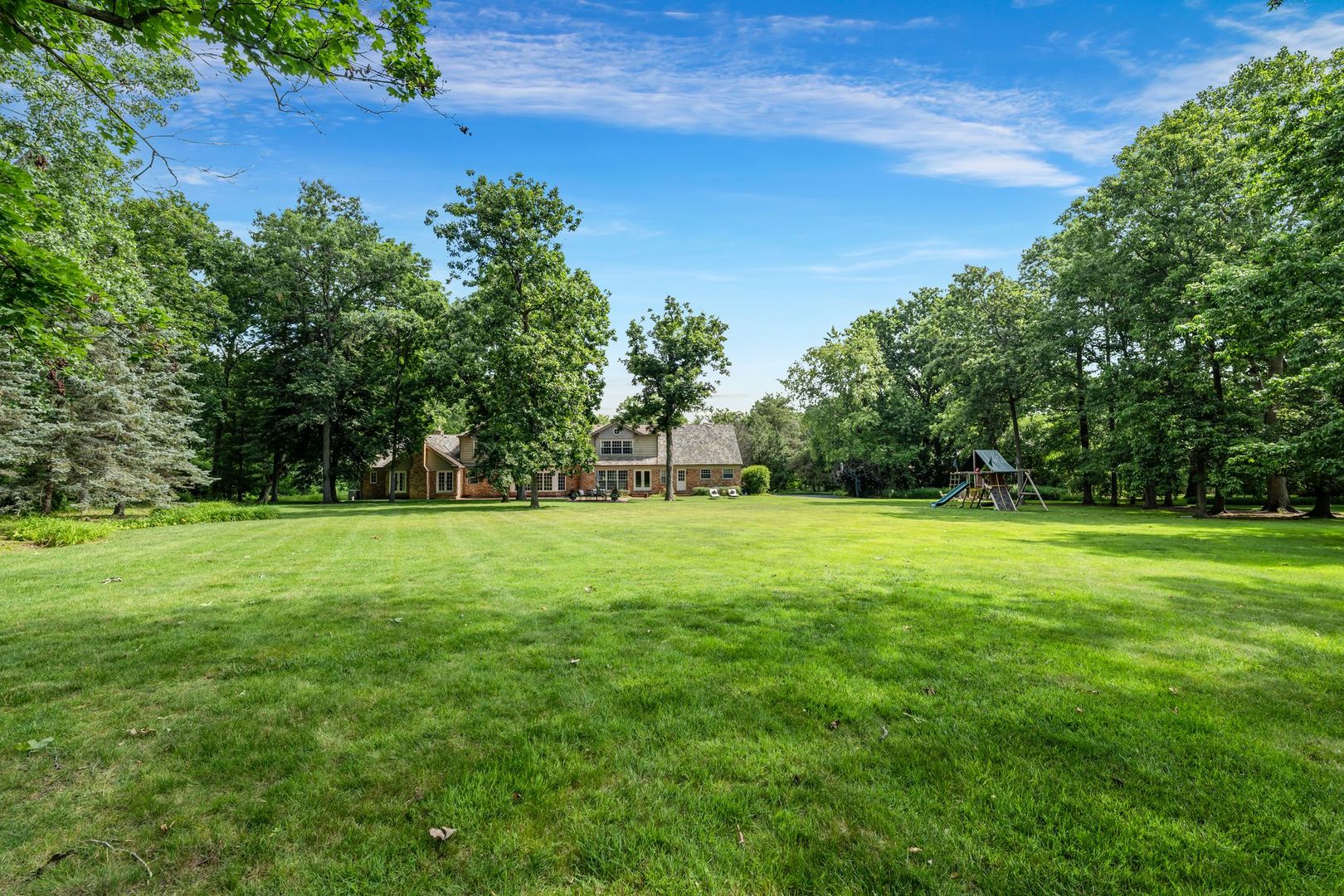 1696 N Waukegan Road, Lake Forest, IL 60045