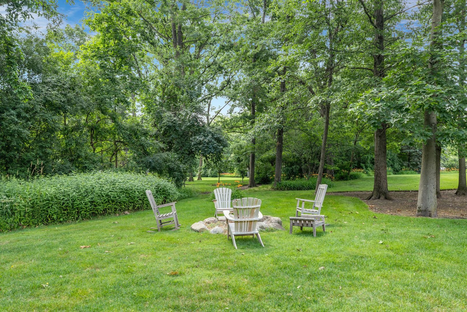 1696 N Waukegan Road, Lake Forest, IL 60045