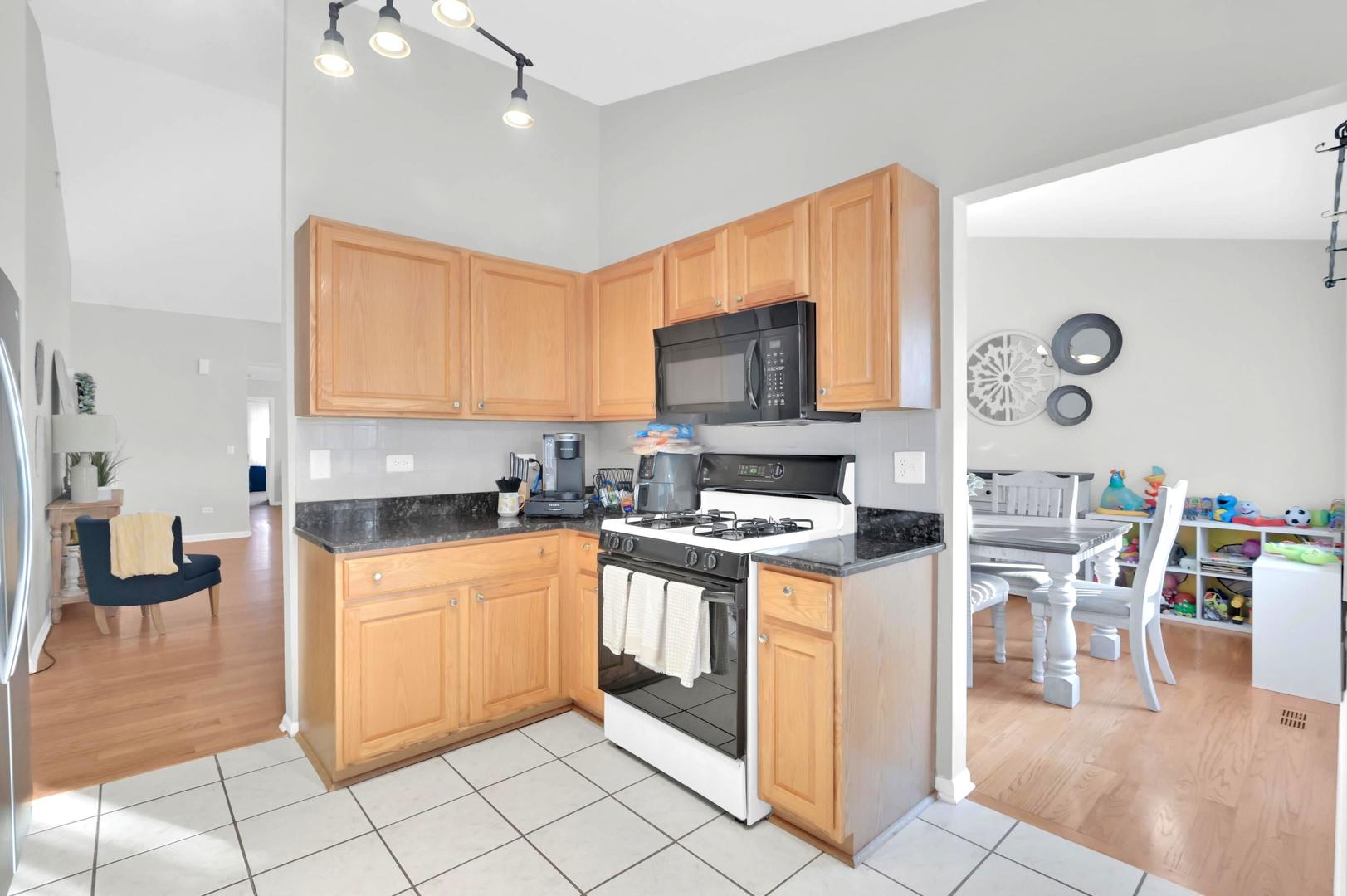 56 Iliad Drive, Tinley Park, IL 60477