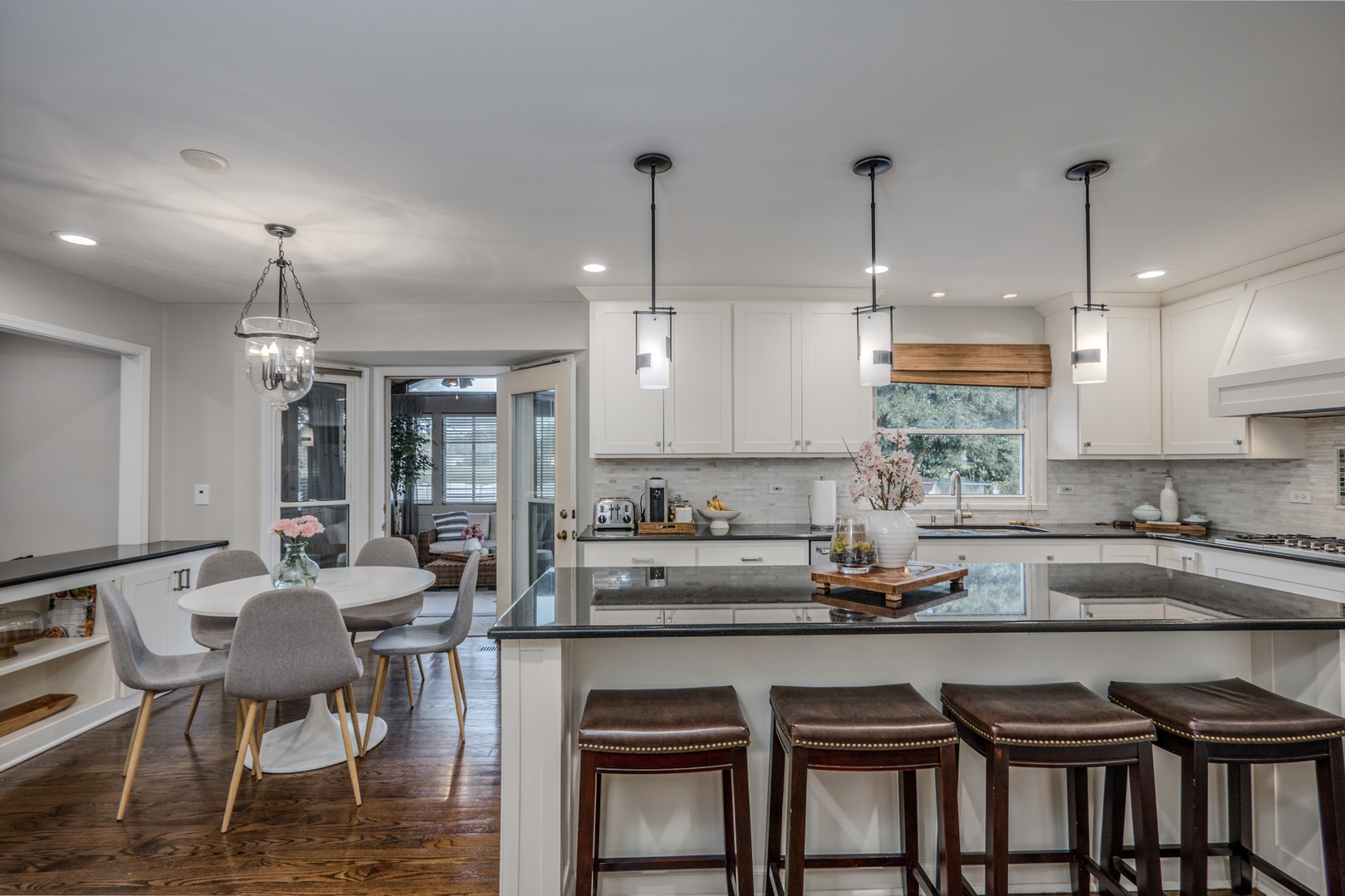 913 Turnbridge Circle, Naperville, IL 60540