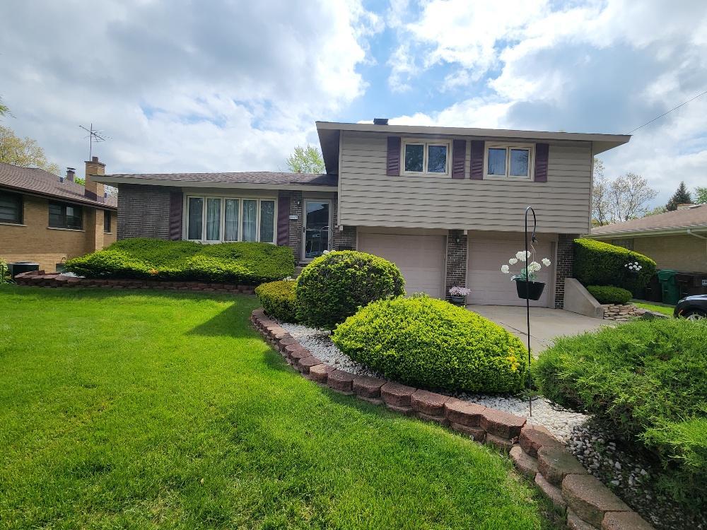 17227 70th Avenue, Tinley Park, IL 60477
