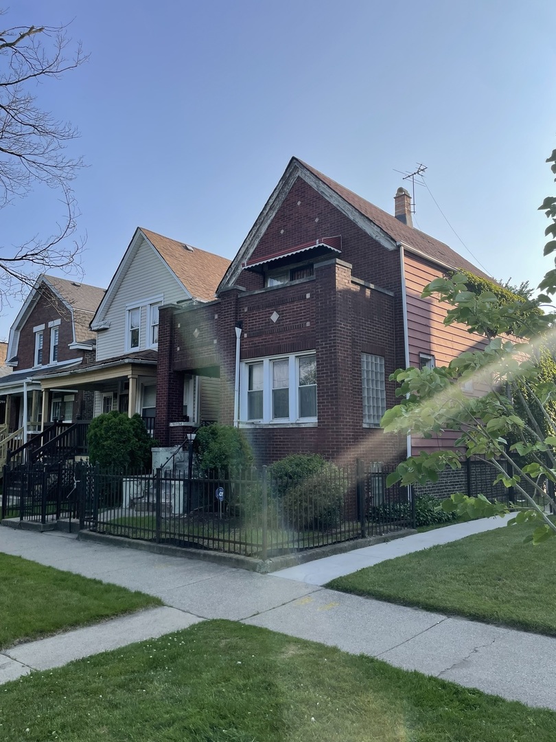 7240 S Lafayette Avenue, Chicago, IL 60621