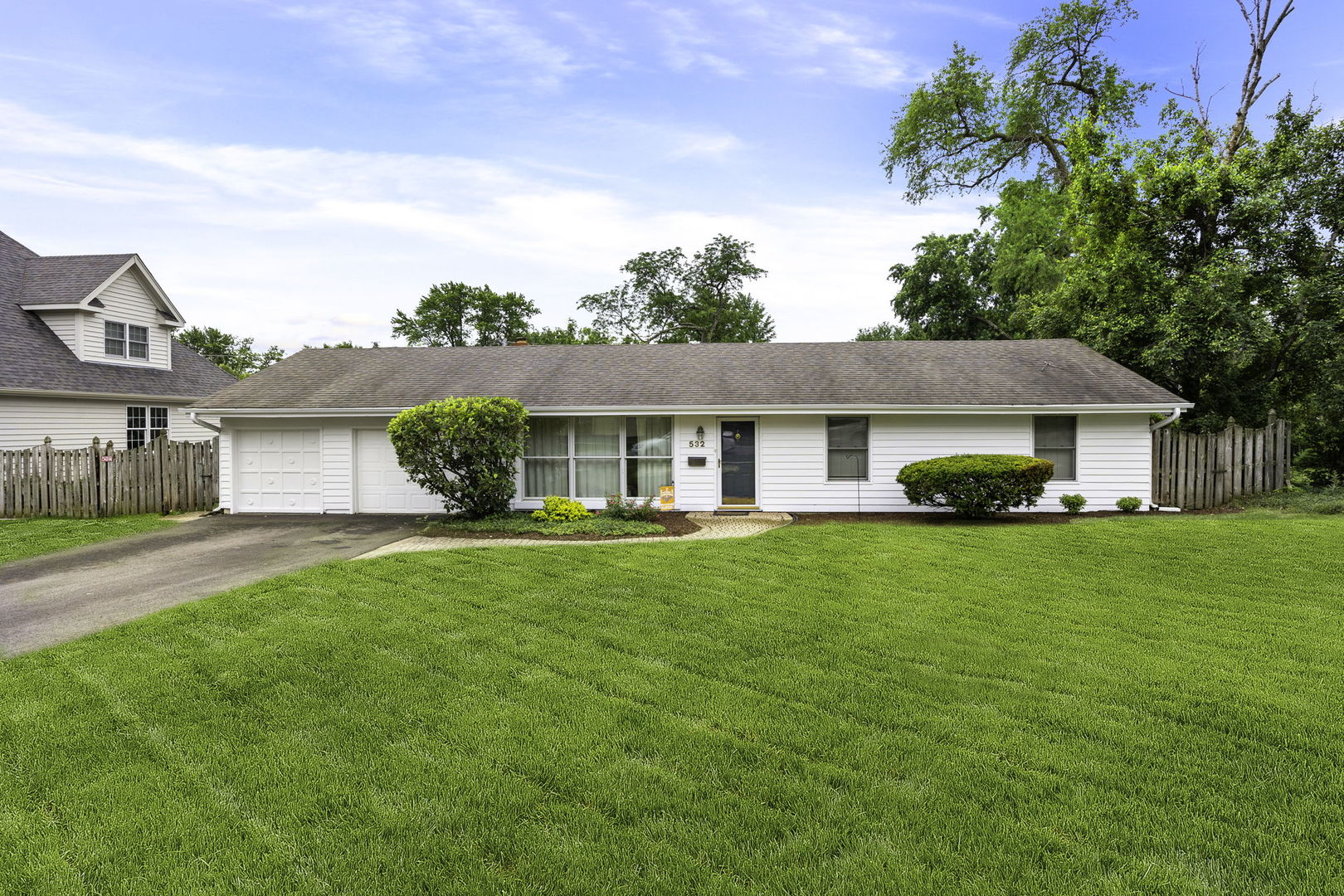 532 E Hawthorne Boulevard, Wheaton, IL 60187
