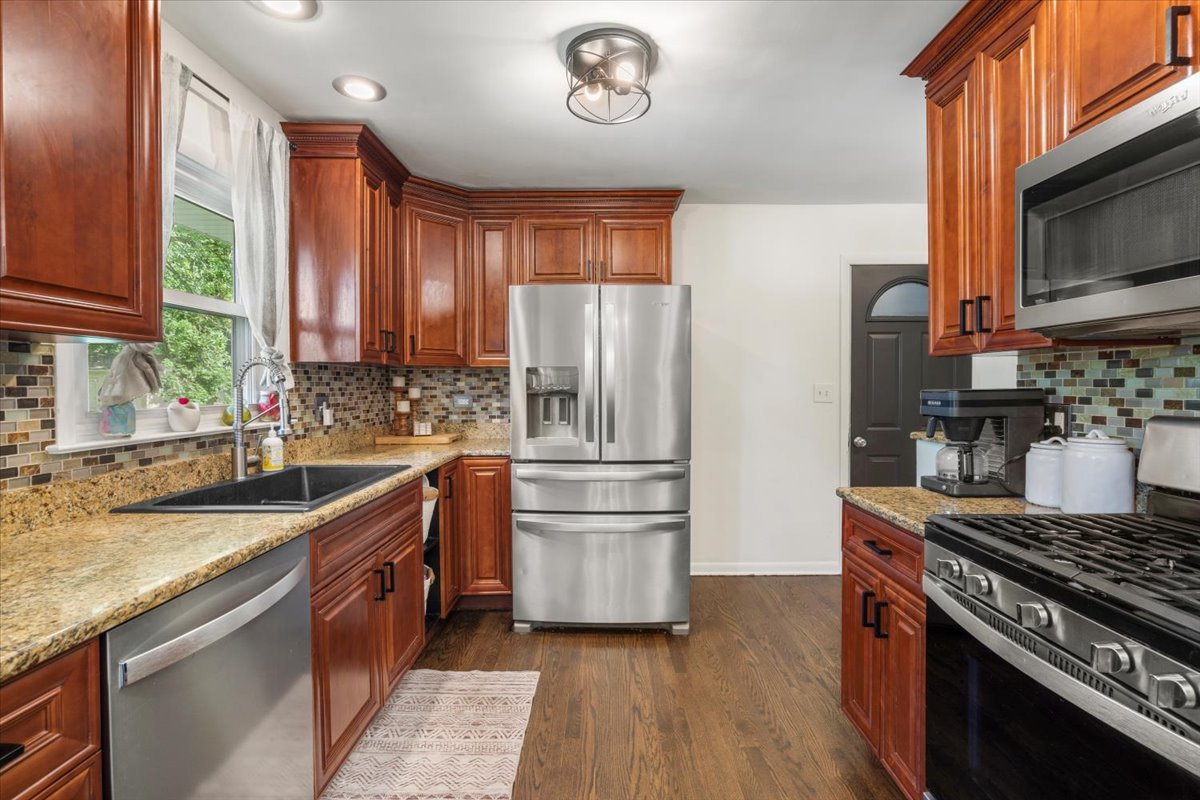 23463 N Meadow Lane, Barrington, IL 60010
