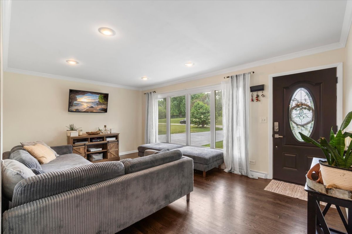 23463 N Meadow Lane, Barrington, IL 60010
