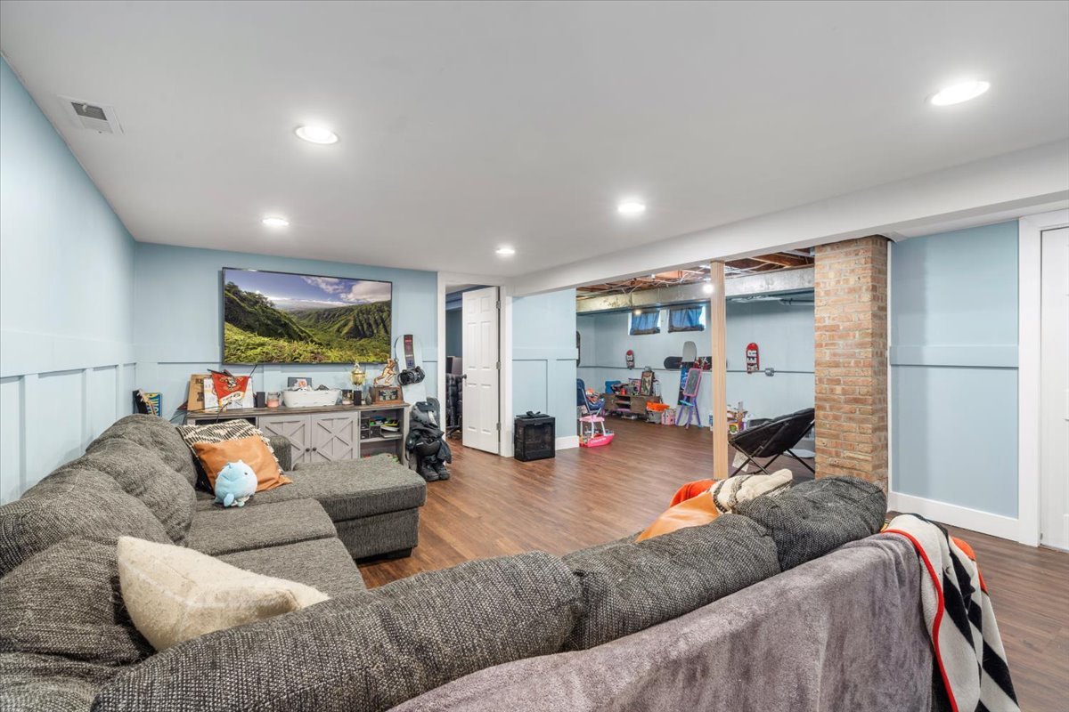 23463 N Meadow Lane, Barrington, IL 60010