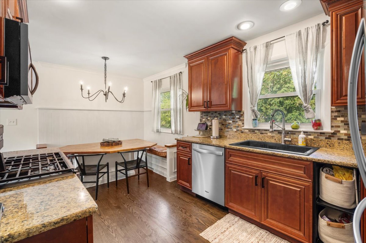 23463 N Meadow Lane, Barrington, IL 60010