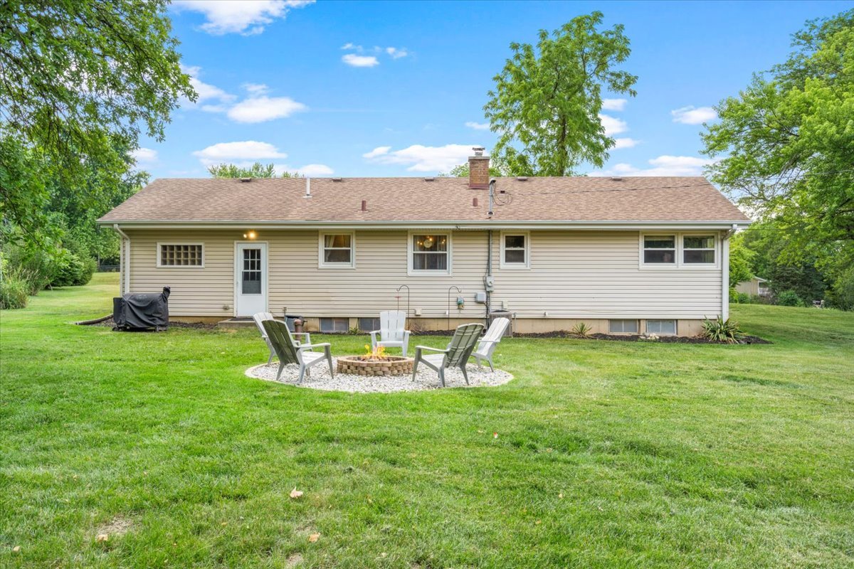23463 N Meadow Lane, Barrington, IL 60010