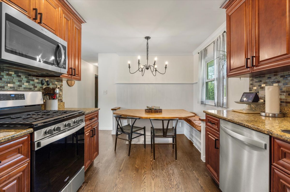 23463 N Meadow Lane, Barrington, IL 60010