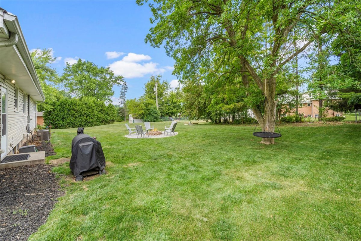 23463 N Meadow Lane, Barrington, IL 60010