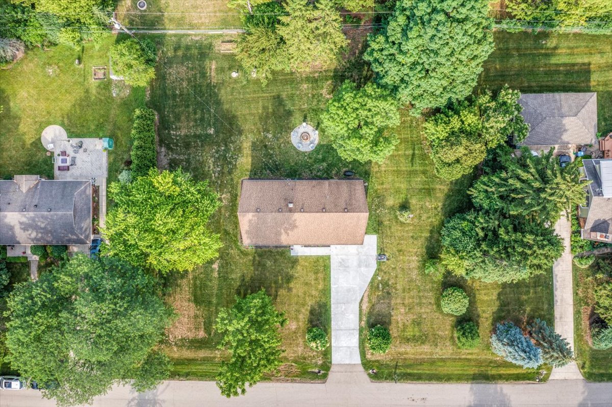 23463 N Meadow Lane, Barrington, IL 60010