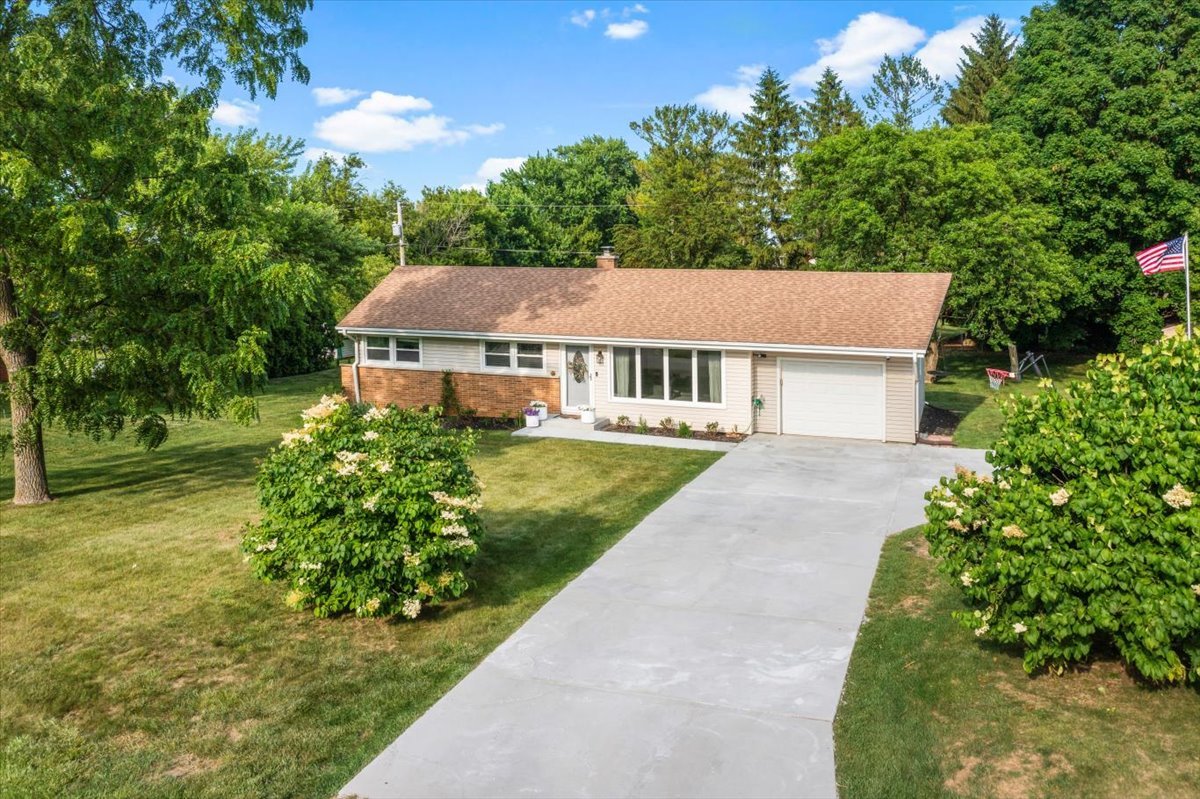 23463 N Meadow Lane, Barrington, IL 60010