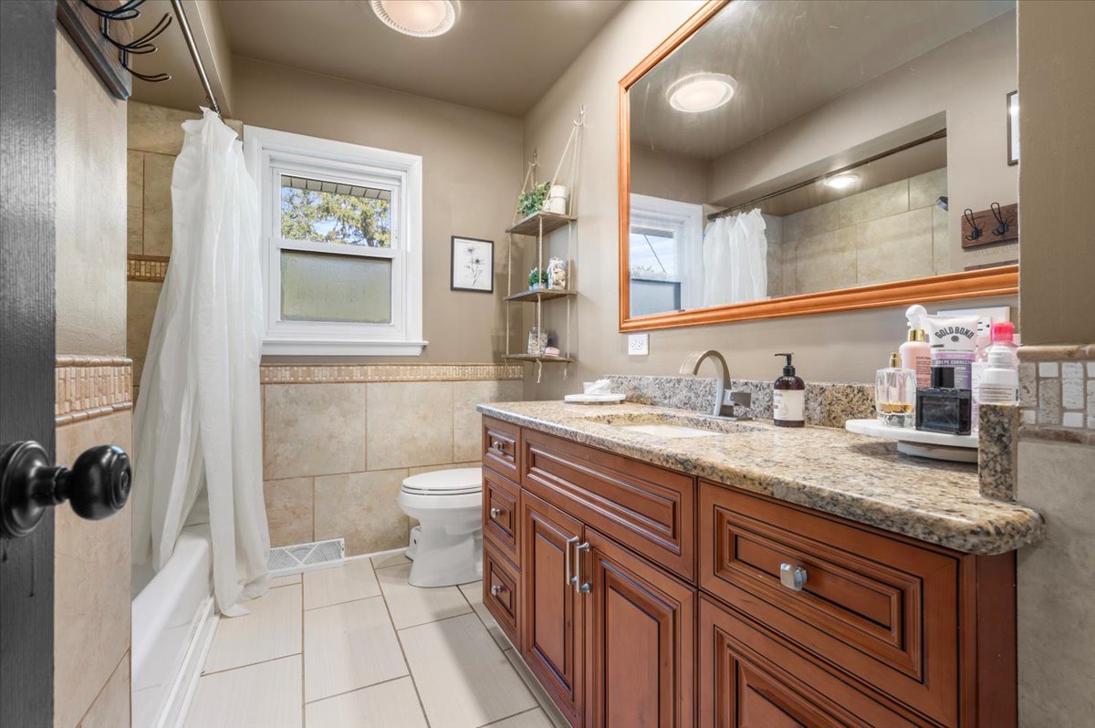 23463 N Meadow Lane, Barrington, IL 60010