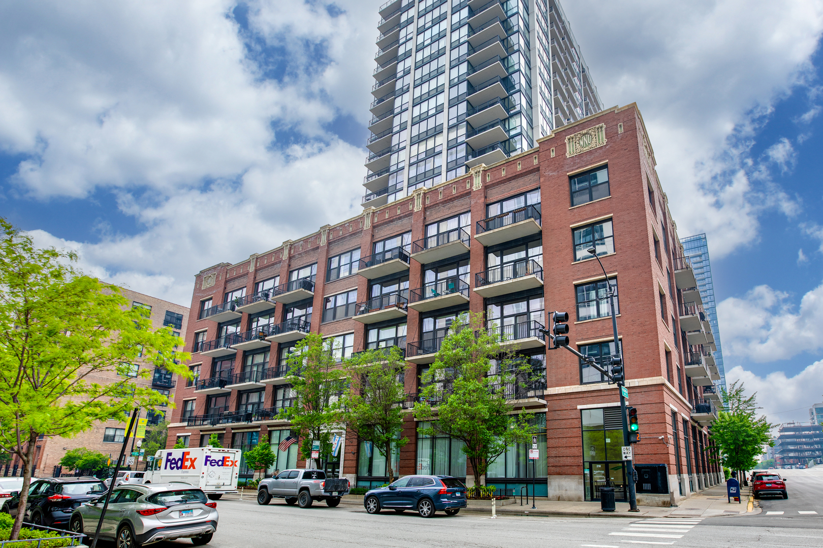 210 S Desplaines Street #1410, Chicago, IL 60661