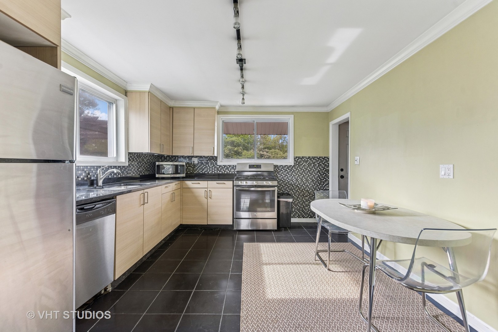 21W534 Bemis Road, Glen Ellyn, IL 60137