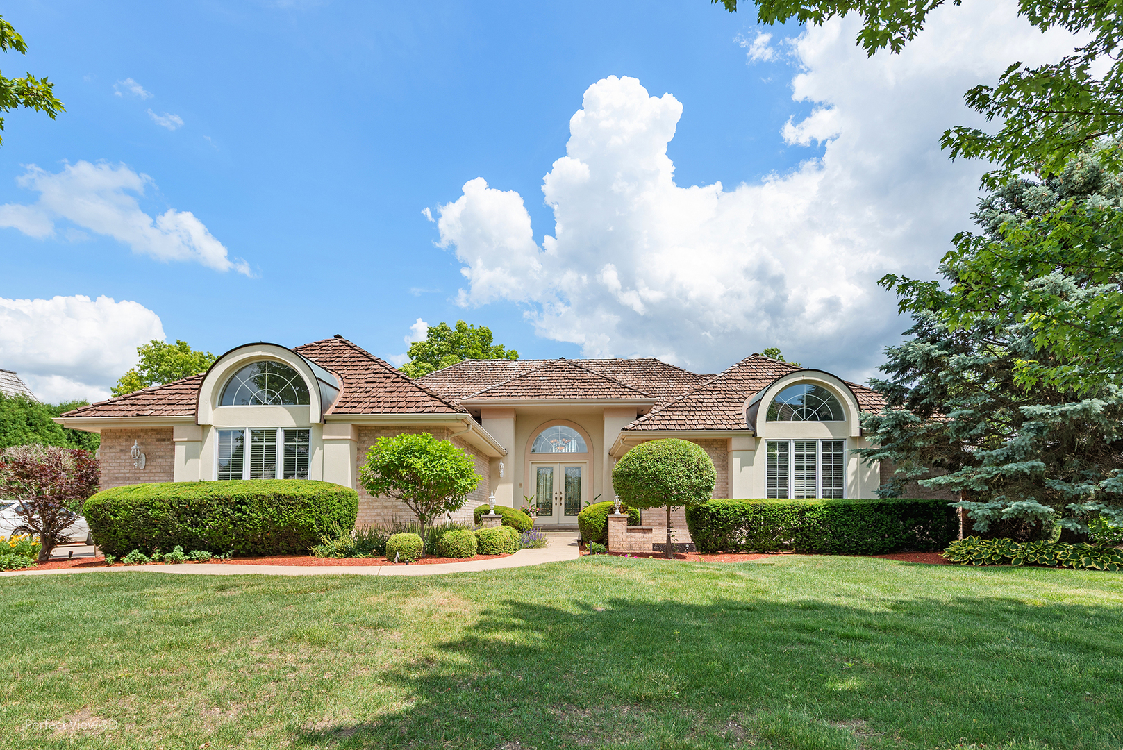 17 RUFFLED FEATHERS Drive, Lemont, IL 60439